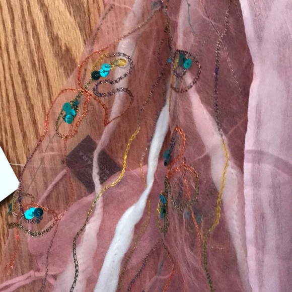 Scarf - Picture 8 of 8